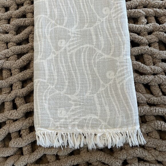 Sand Free La Jolla Cove Light Gray Turkish Cotton Beach Bath Towels  Fish Towel - Picture 1 of 3